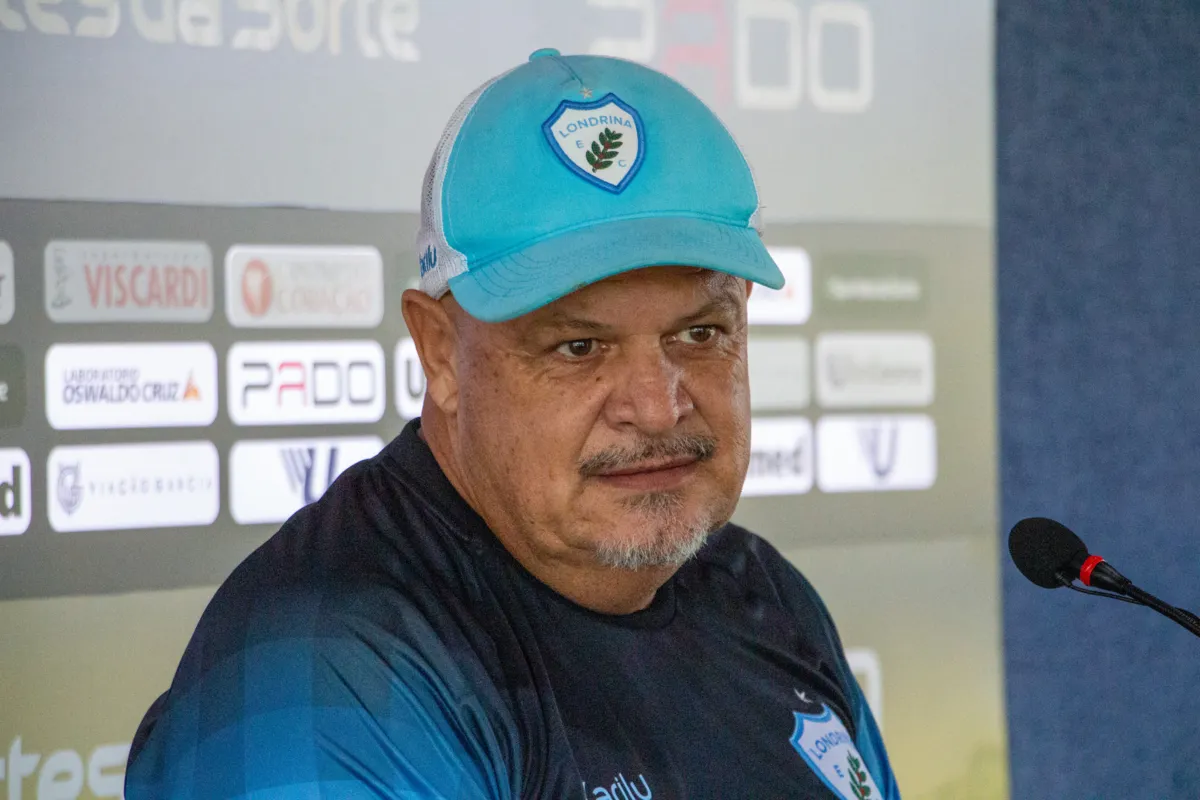 "Ele é um treinador que tem sempre o vestiário na mão e sabe conversar com os jogadores. Tem as suas ideias e filosofias e temos que aceitar. A torcida é para que ele consiga a recuperação nas Eliminatórias, mas não será fácil", destaca Edson Vieira