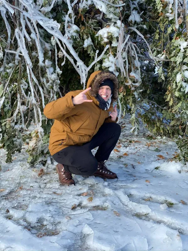 Imagem ilustrativa da imagem Londrinenses enfrentam tempestade de neve no  Canadá