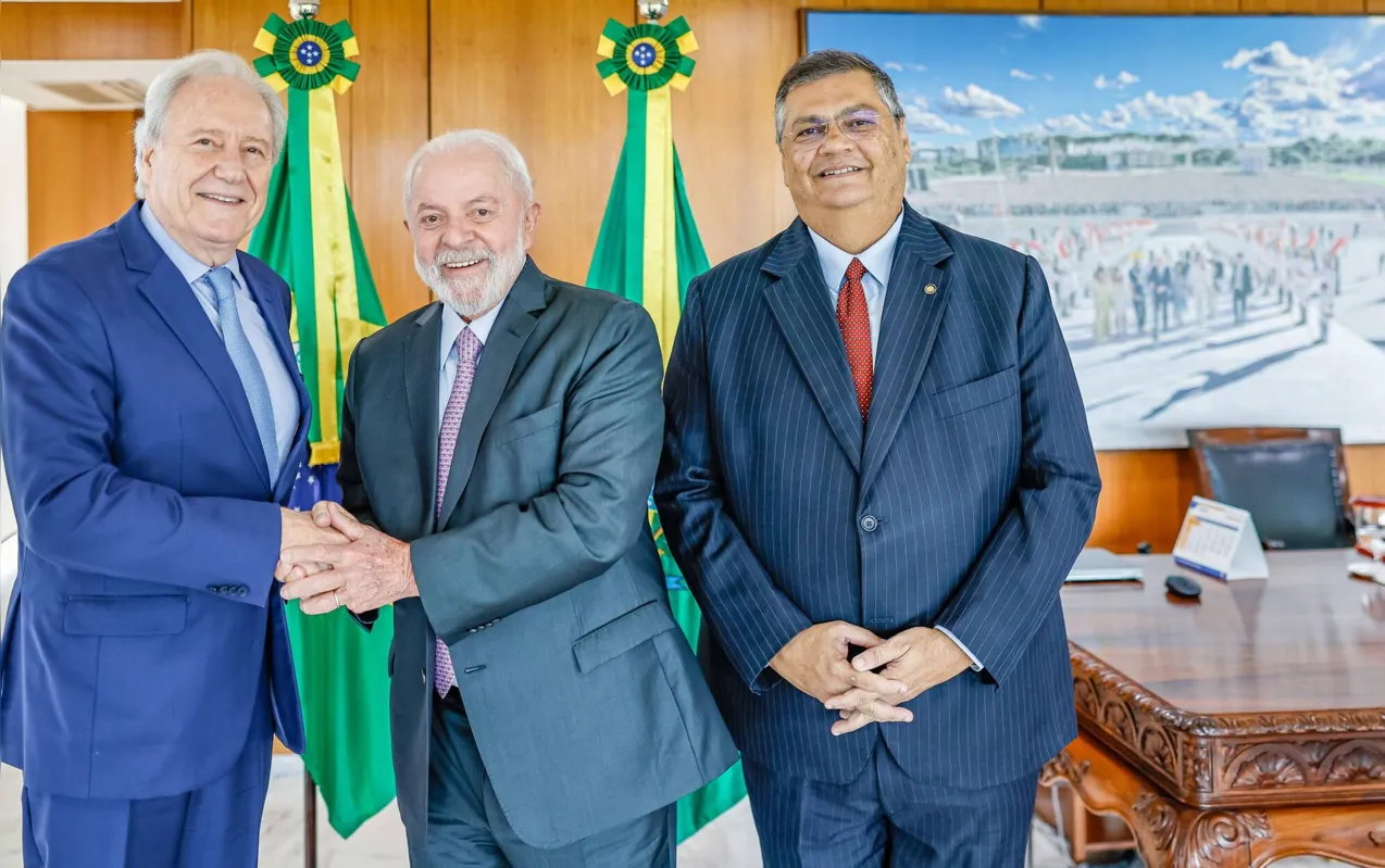 Ricardo Lewandowski, o presidente Lula e Flávio Dino: futuro ministro sempre foi visto como o único ministro do STF que se manteve fiel ao PT até nos piores momentos