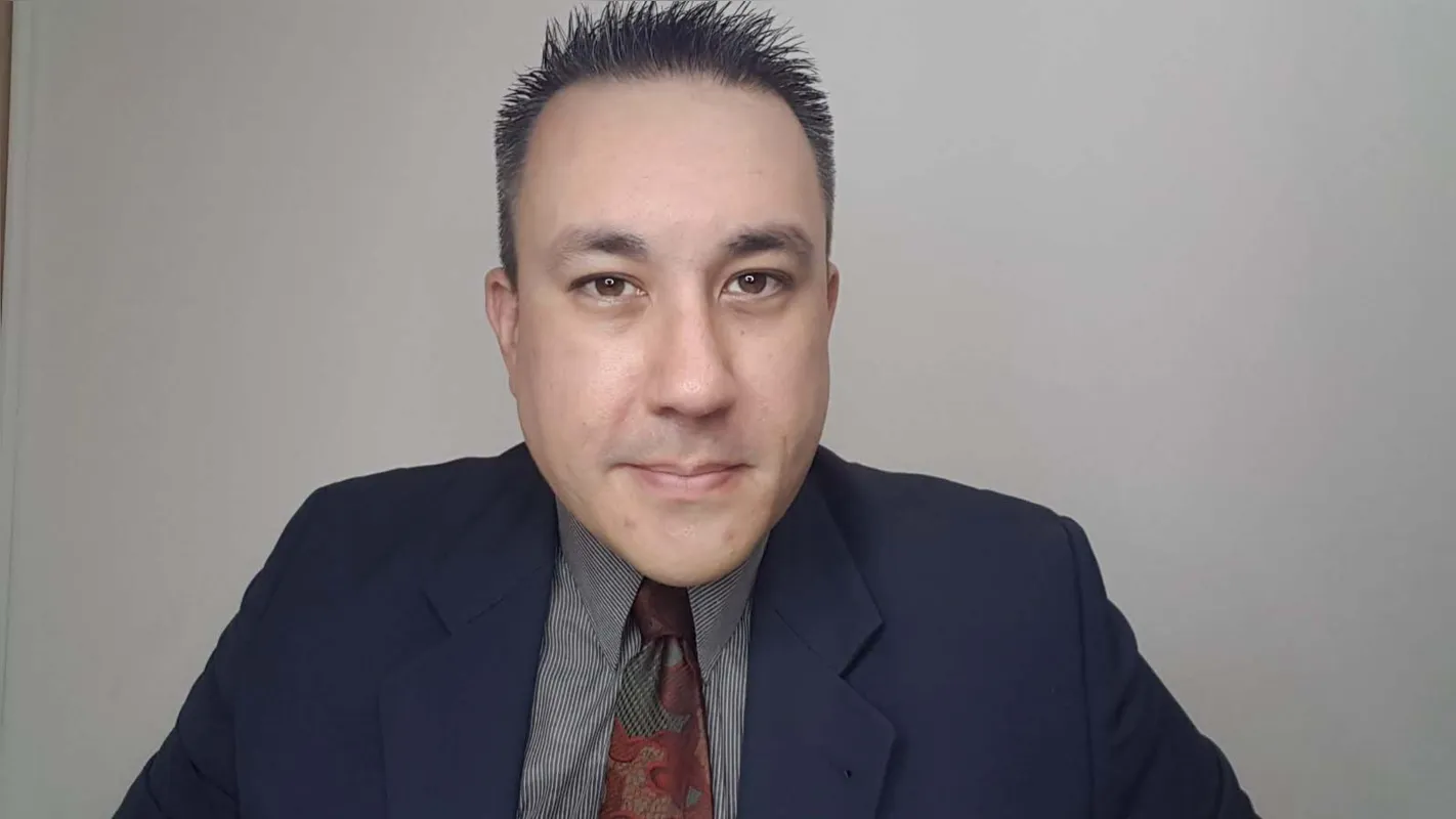 “O aumento dos crimes cibernéticos, contra a honra, de fake news, de crimes contra a criança e o adolescente, é assustador. Não temos conseguido diminuir e precisamos unir a criação de leis com as políticas públicas de combate",  
afirma o advogado   Fernando Peres, especialista em direito virtual,