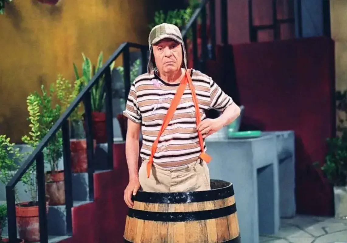 Roberto Bolãnos como Chaves: companhia frequente das crianças  brasileiras que assistiam ao SBT para se divertir com ele