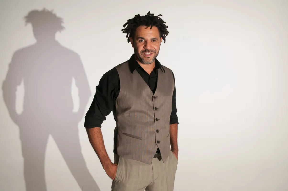 O cantor Tonho Costa é um dos padrinhos e mestre de cerimônias da mostra