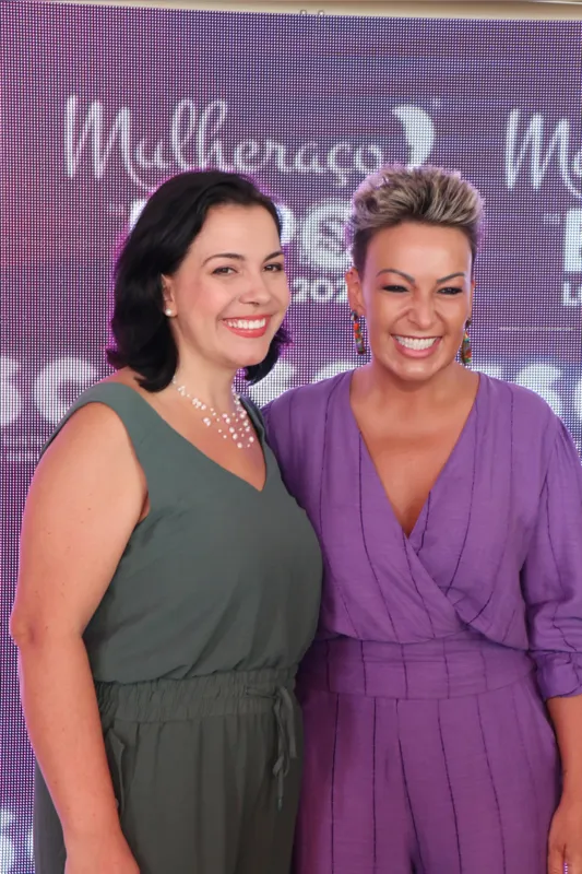 A vereadora Flávia Cabral e deputada estadual Cloara Pinheiro