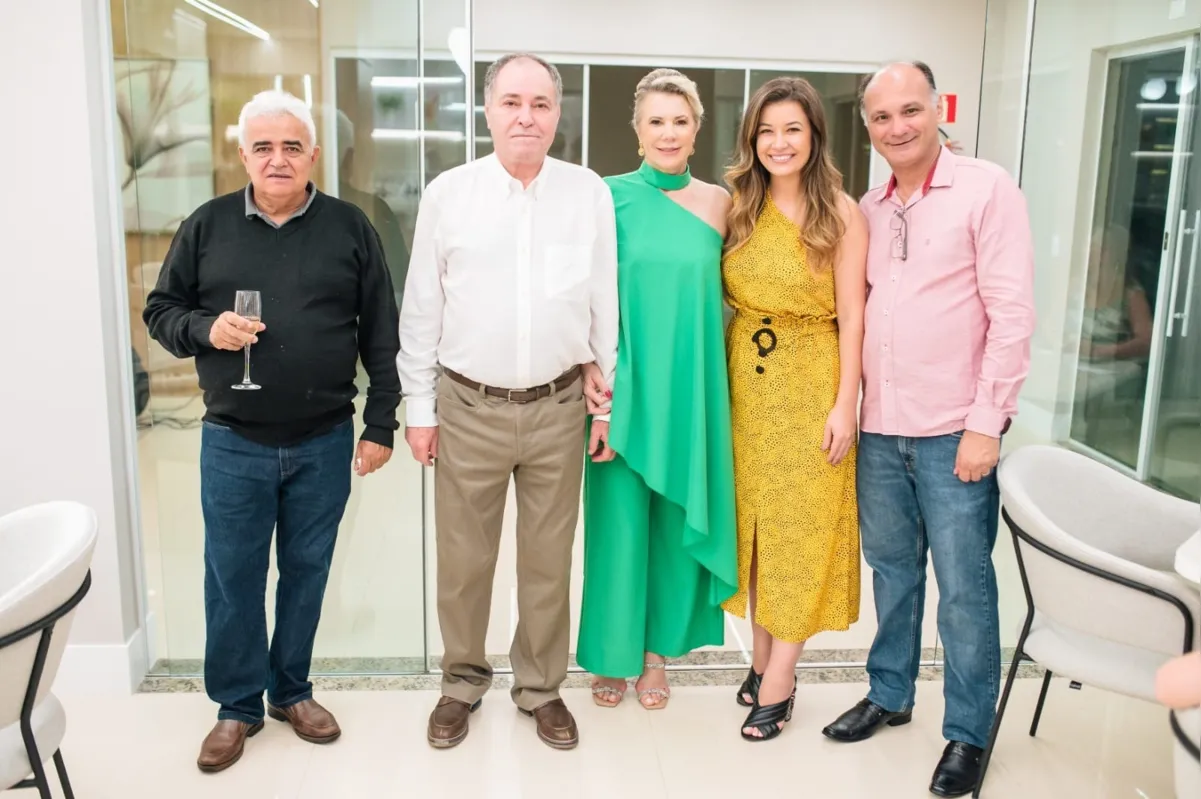 Donizete Aparecido dos Santos (M.O importantíssimo no prédio), Ramon Canhoni  Dematte e Viviane Posansky, Amanda Giovanna Fabbri (Arquiteta ) e Luiz Cidenei Bahgio (Engenheiro)