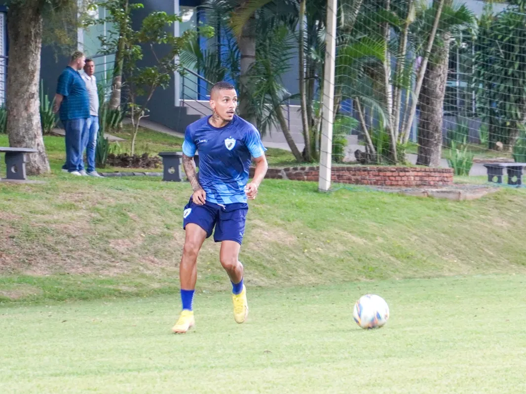 Artilheiro do LECcom cinco gols, Calyson é uma das esperanças do Tubarão para o jogo contra o Athletico neste sábado, no Café