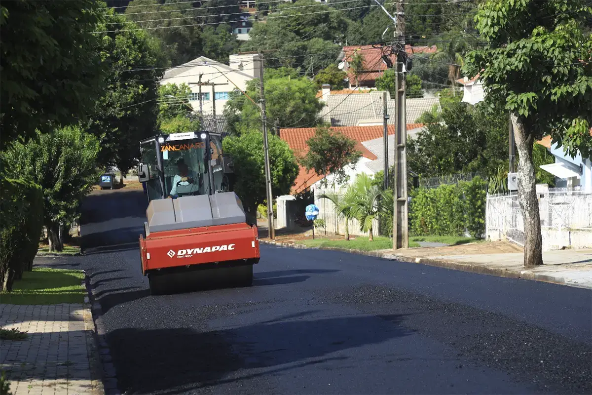 Imagem ilustrativa da imagem Novas ruas ganham asfalto em Pato Branco