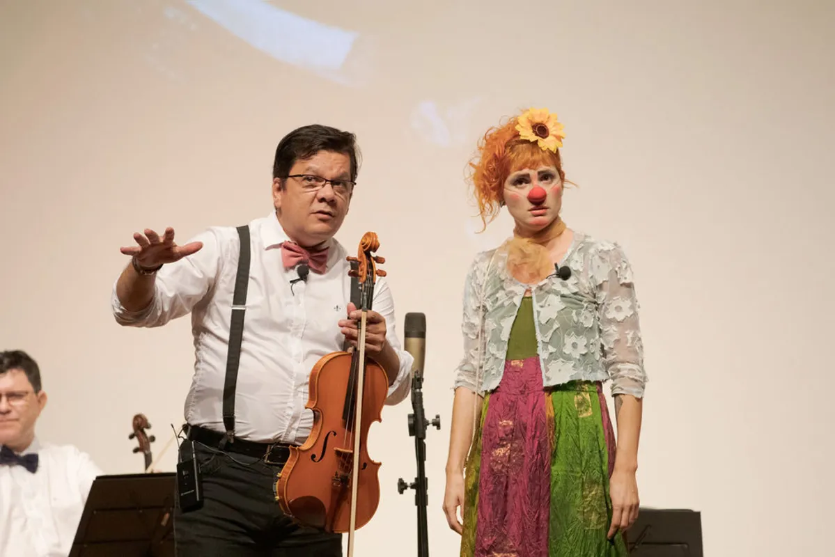 Concerto traz repertório diversificado e conta com o humor da palhaça Adelaide