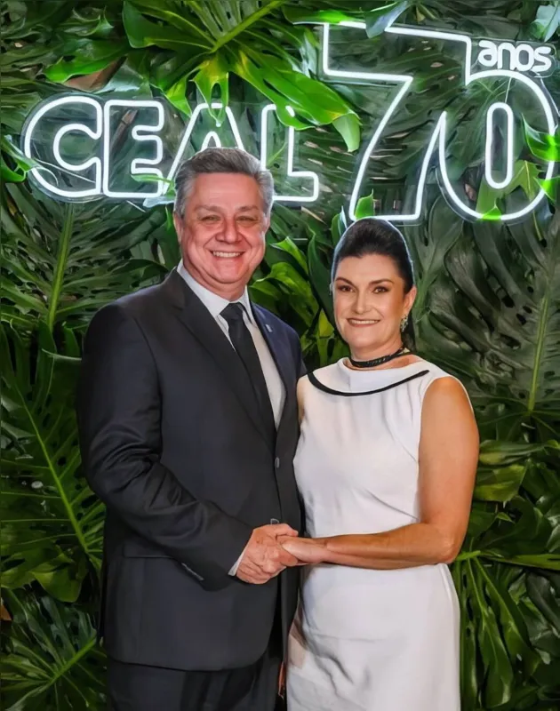 O presidente do CEAL, engenheiro eletricista Brazil Versoza, e sua elegante esposa Rubia Versoza