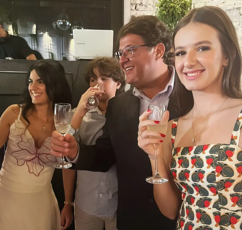 Eugênia Garcia e Pedro Stochero com os filhos Theodoro e Beatriz