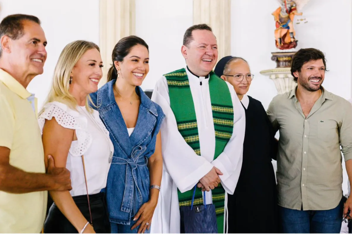 Dicésar e Gisele Rossini, Juliana e Tiago Amaral e irmã Luciana Almeida com Rafael Solano