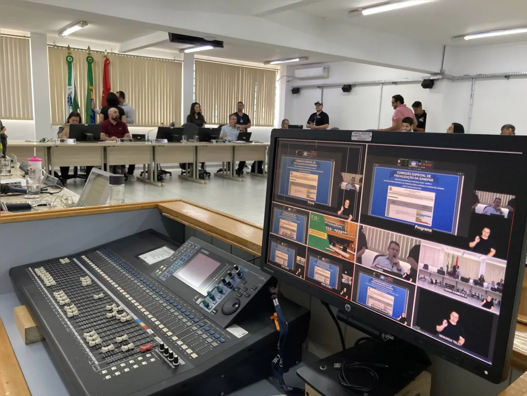 Relatório apresentado na sessão desta quinta concluiu que a Sanepar descumpriu prazos para concluir serviço de reparos em buracos abertos nas vias por obras da companhia