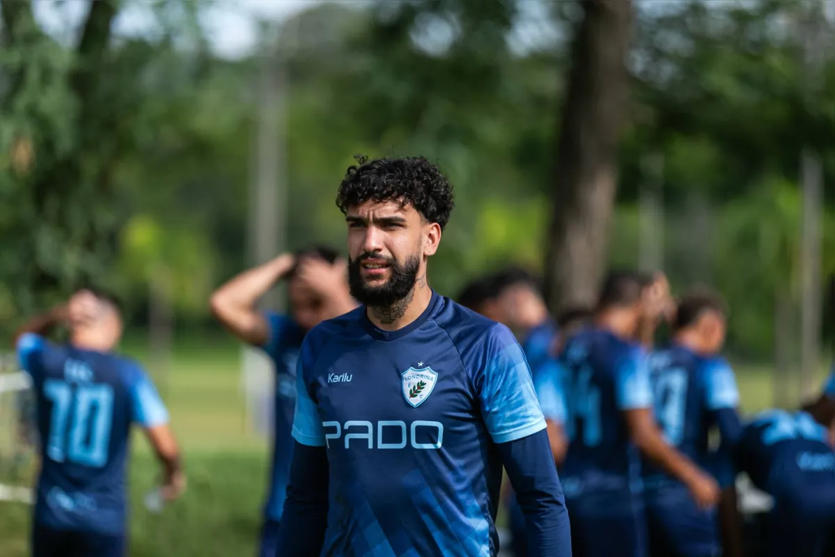 Pedro Cacho volta a ser titular no meio-campo do Londrina em Cascavel: só a vitória  neste sábado vai amenizar a crise e a pressão no Tubarão