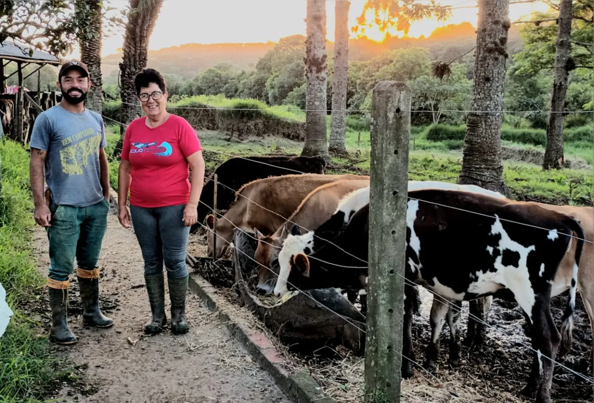 Neide Barreto com o gerente Elito Verner; plano para ampliar barracão foi postergado