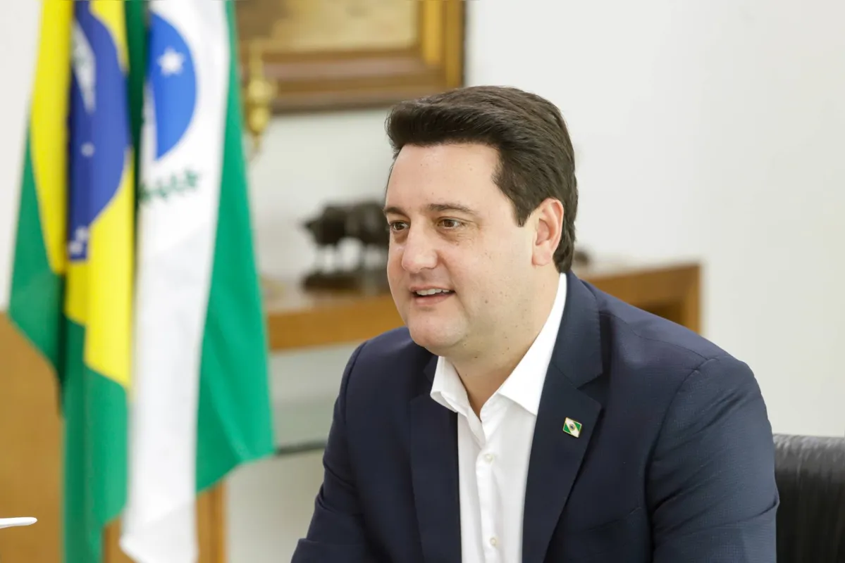 Na simulação sem Bolsonaro, Ratinho Junior aparece com 6,2% das intenções de voto, à frente de outros prováveis concorrentes como o governador de Minas Gerais, Romeu Zema (Novo), com 5,8%, o governador de Goiás, Ronaldo Caiado (União Brasil), com 2,1%, e o governador do Pará, Helder Barbalho (MDB), com 1,1%.