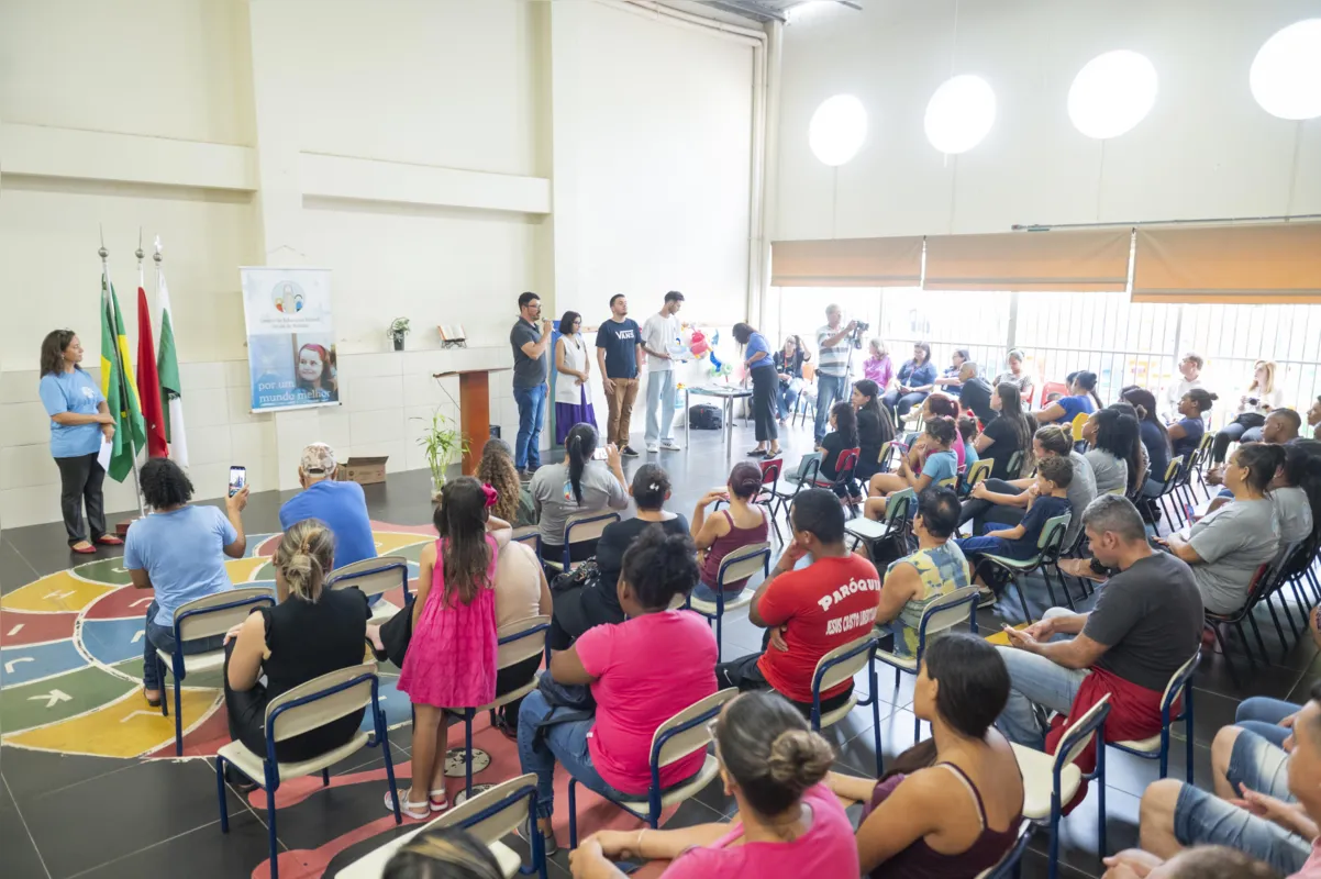 No Centro de Educação Infantil Irmãs de Betânia, na zona oeste, um programa de educação bilíngue, destinado a crianças de 1 a 5 anos