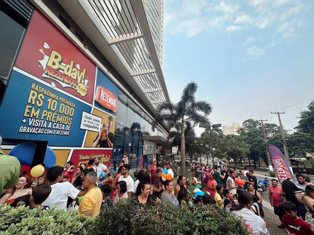 Clientes, seguidores e inscritos nas expectativas para o encontro com Rezende e para degustar o Rezendog