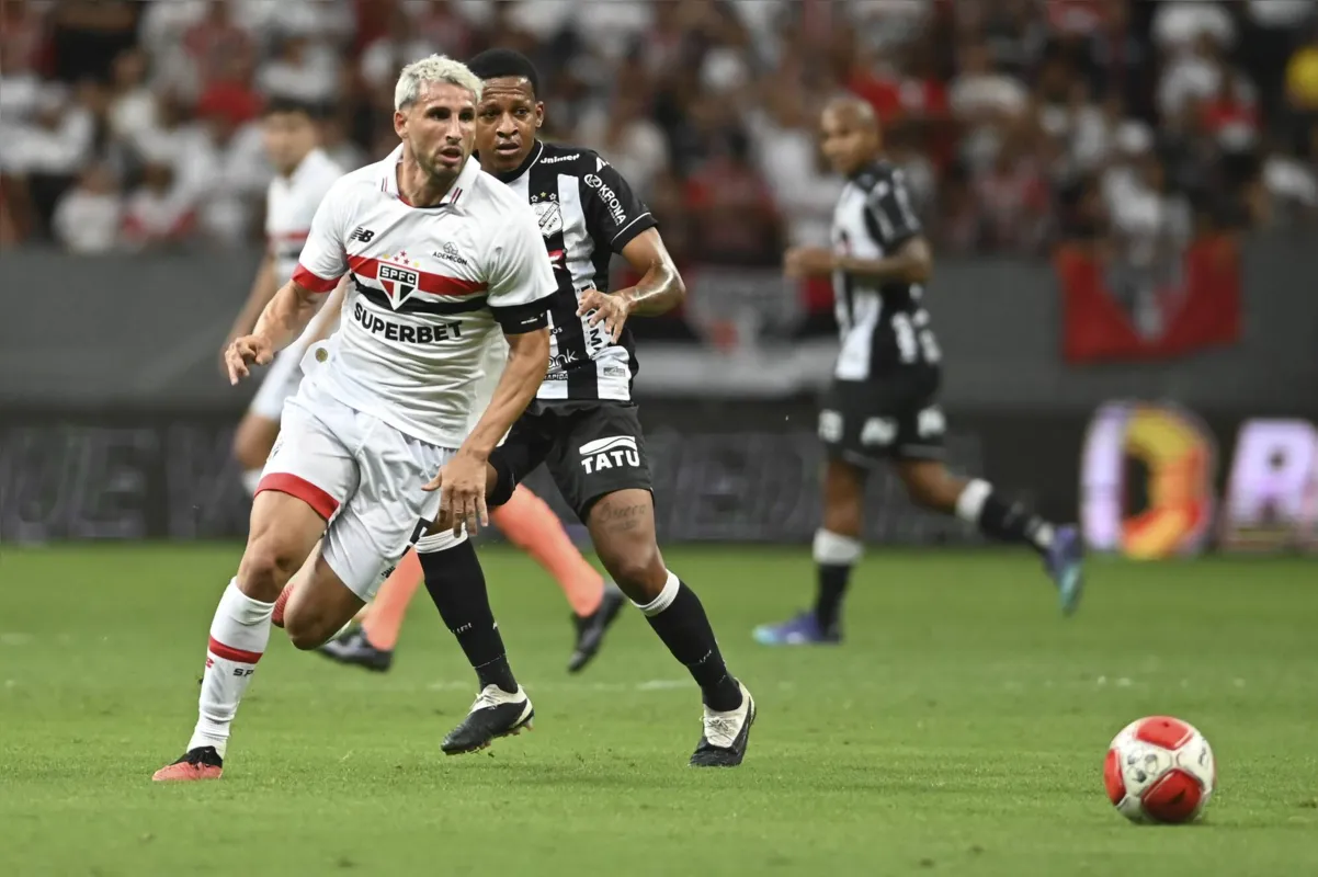 O argentino Carelli é uma das arma do São Paulo para vencer e garantir a classificação