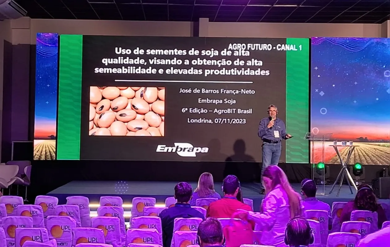 José de Barros França: "Nós temos dados da Embrapa comprovando que o simples fato de você começar sua lavoura com uma semente de alto vigor traz ganhos de produtividade de 10% a 12%, só pela qualidade da semente”