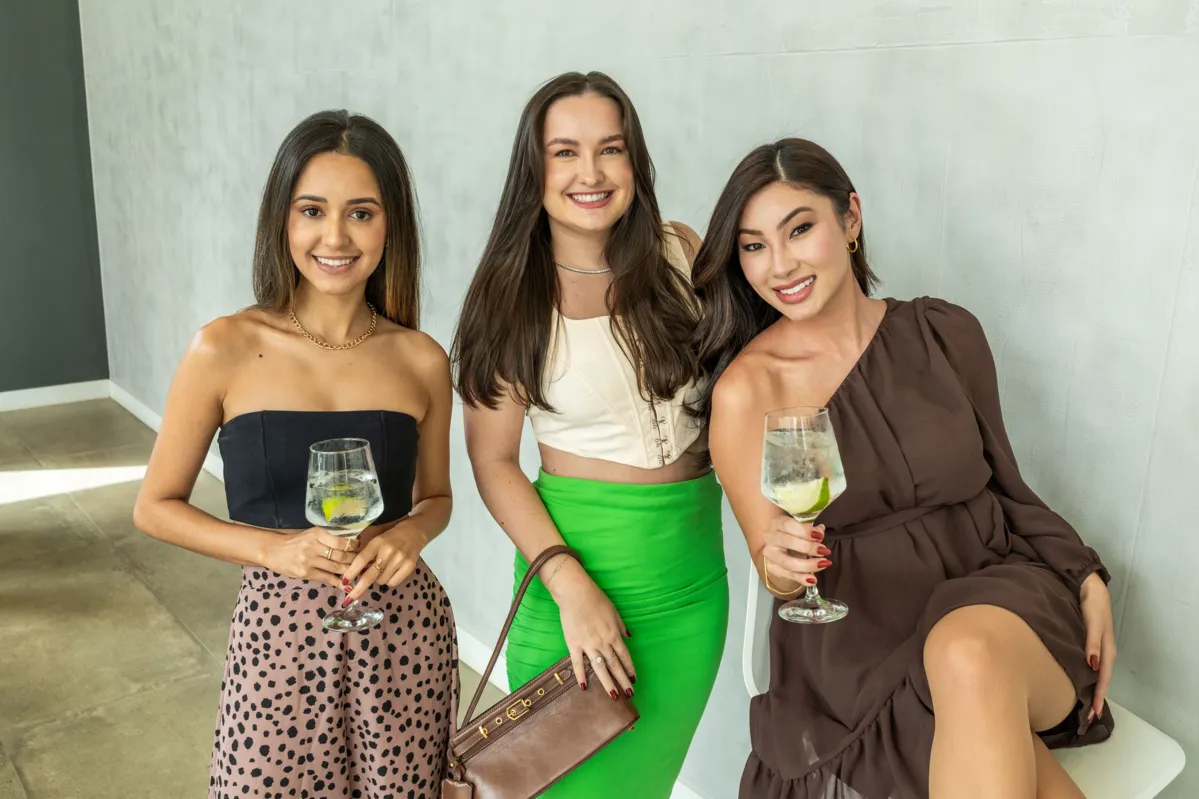 Suellen Fajardo, Loren Câmara e Alessandra Yamato