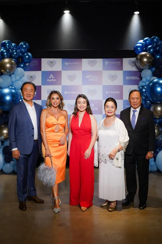 Familia Yoshii: Leonardo, Anita, Carol, Kimiko e Atsushi Yoshii