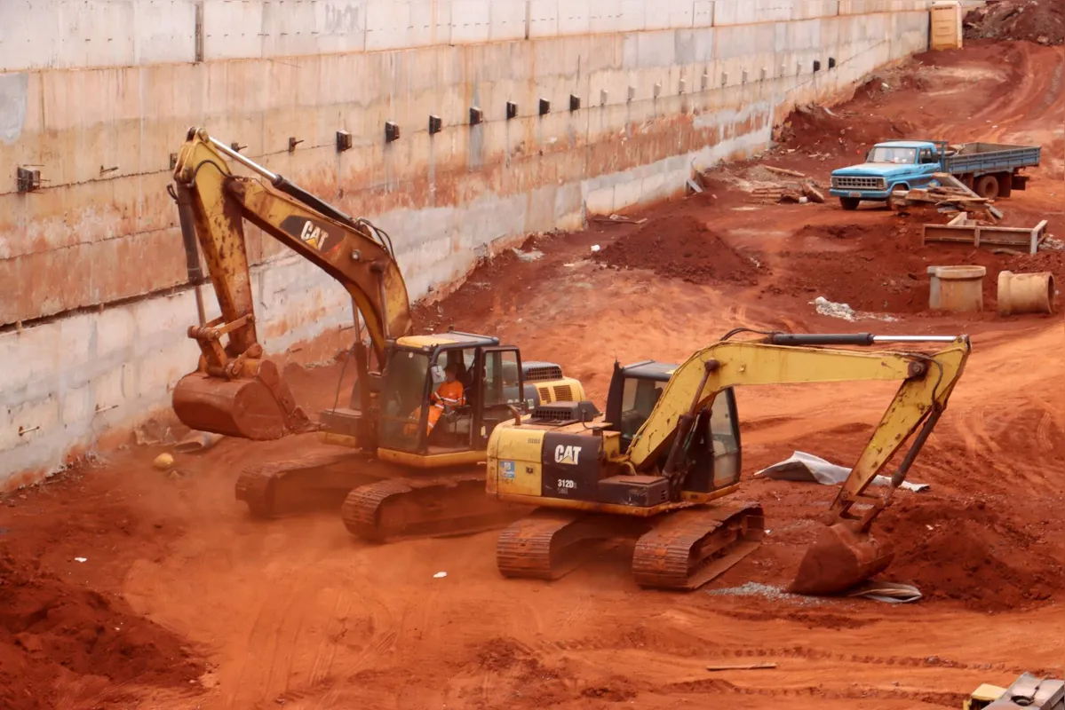 Imagem ilustrativa da imagem Técnicos da prefeitura concordam com mais quatro meses para trincheira