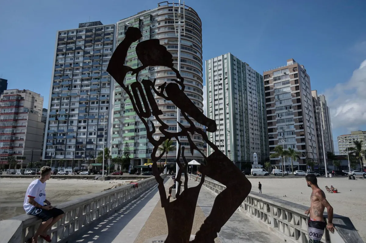 Imagem ilustrativa da imagem Um ano após morte de Edson, mundo segue reverenciando Pelé