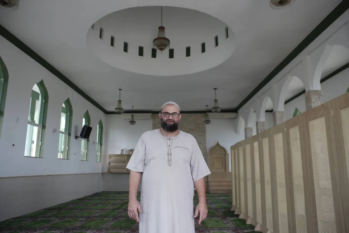 Anis Mohamad Orra, sheik da Mesquita Rei Faiçal, na zona leste