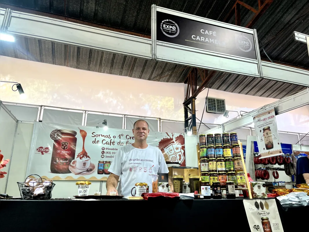 Evandro Domingos decidiu comprar uma franquia da marca Café Caramelo, após provar seus produtos