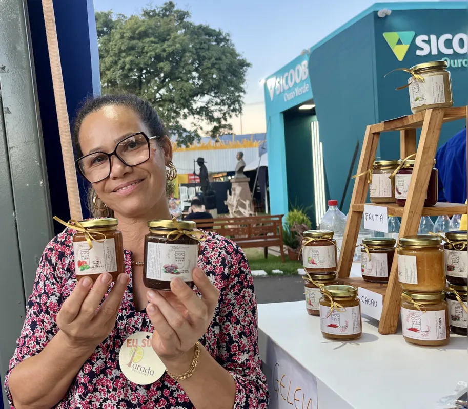 Rosângela Araújo produz geléias artesanais de diversos sabores, incluindo de cebola