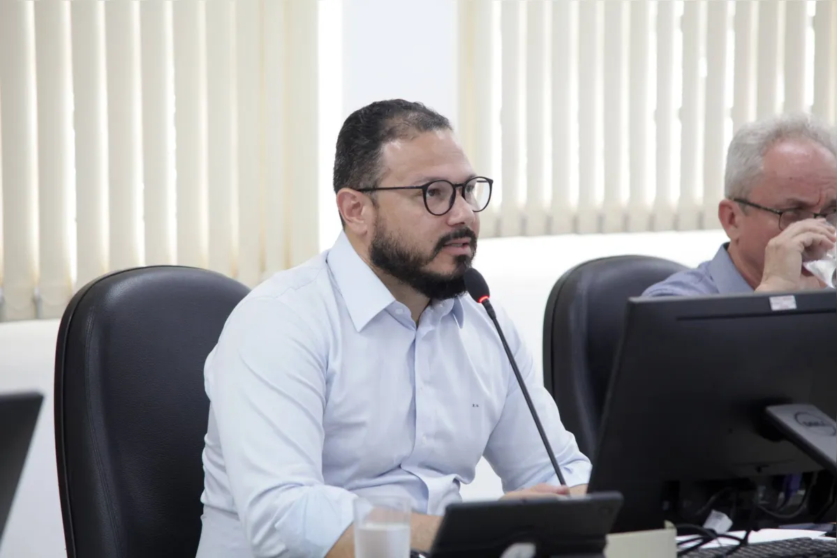 "Nós temos na Casa um Regimento Interno que diz - e está na Constituição Federal - que esta legislatura tem que aprovar o subsídio para a próxima”, afirmou o presidente da Câmara, Emanoel Gomes