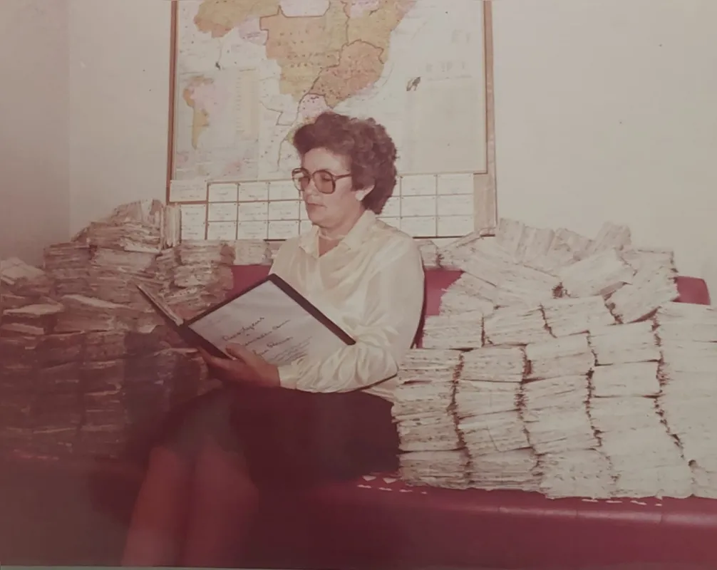 Yara Ramos, no início da década de 1970, quando chegou a receber cerca de 23 mil cartas em um ano