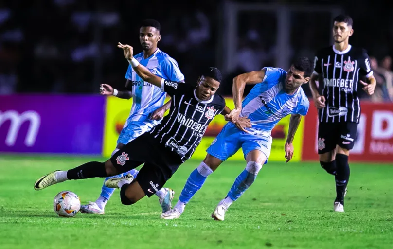Londrina teve seis estreias no amistoso contra o Corinthians e desempenho agradou o técnico Emerson Ávila