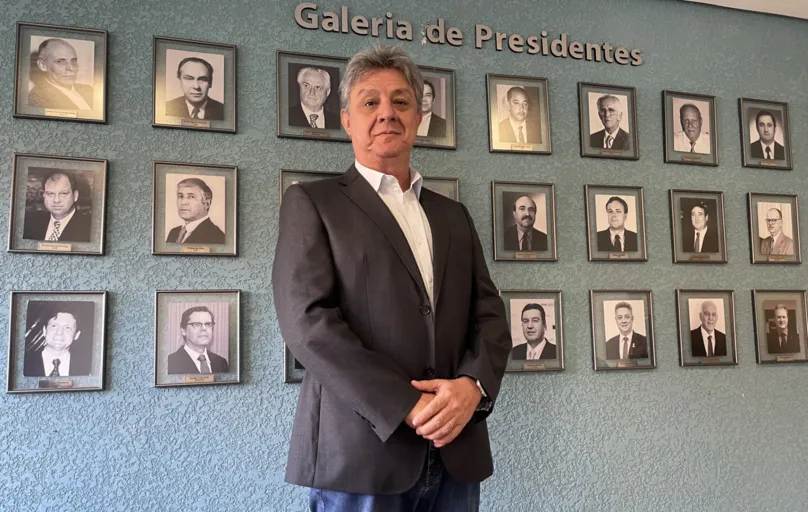 O presidente do CEAL, Brazil Alvim Versoza: galeria dos ex-presidentes da entidade