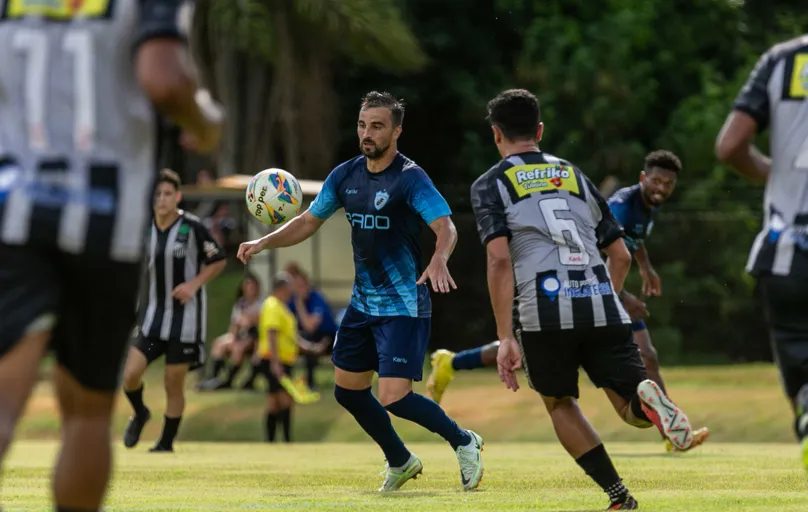Titular no Paranaense, Rafael Longuine corre contra o tempo para poder jogar na estreia na Série C, na próxima segunda-feira, em Aracajú