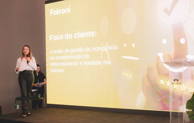 Letícia Cardoso, consultora de Customer Experience do Grupo Falconi