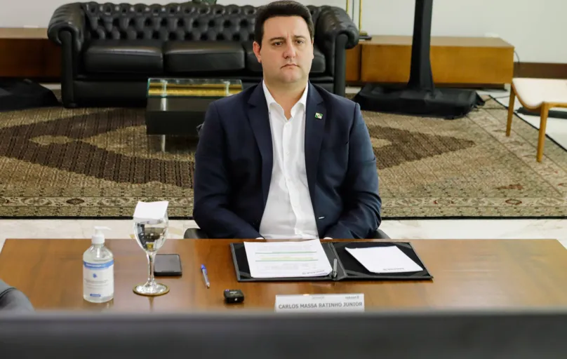 Curitiba, 01 de novembro de 2023 - O governador Carlos Massa Ratinho Jr. realiza videoconferência com governadores e senadores membros do Consórcio de Integração Sul e Sudeste (Cosud).