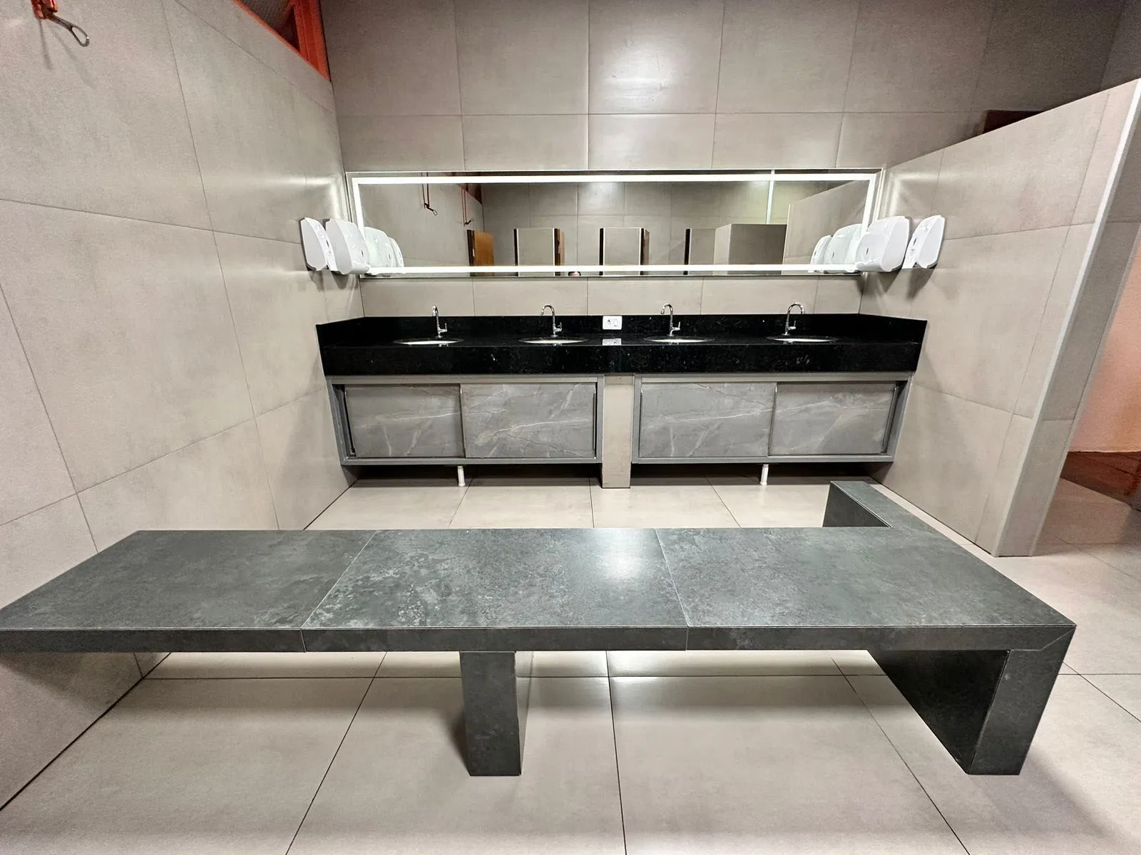 Imagem ilustrativa da imagem Ex-alunos bancam reforma de bloco de Direito da UEM