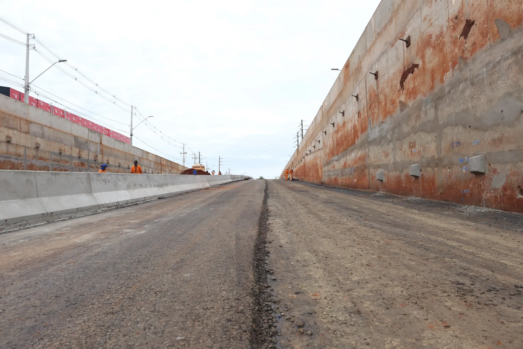 Uma empresa de Santa Catarina venceu a licitação para a pintura da trincheira, com a proposta de R$ 259 mil