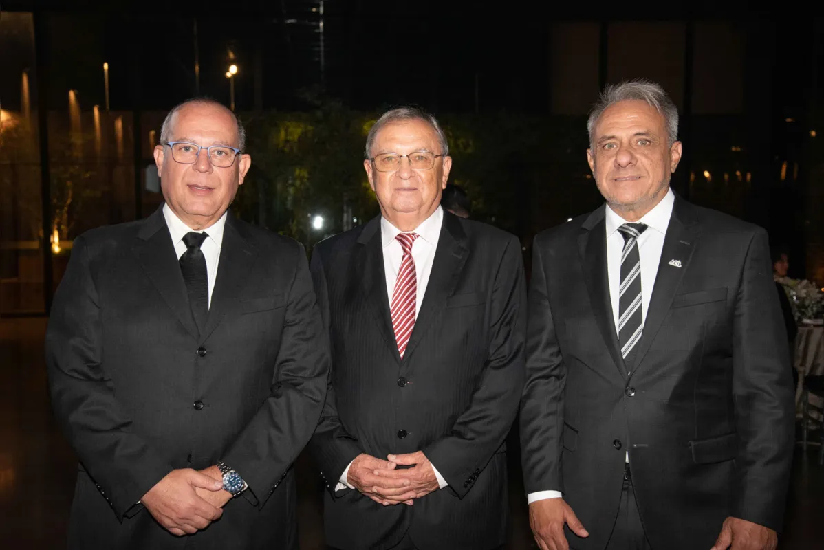 O CEO do Grupo Folha de Londrina, José Nicolás Mejía, com Fahd Haddad e o presidente da Acil, Angelo Pamplona