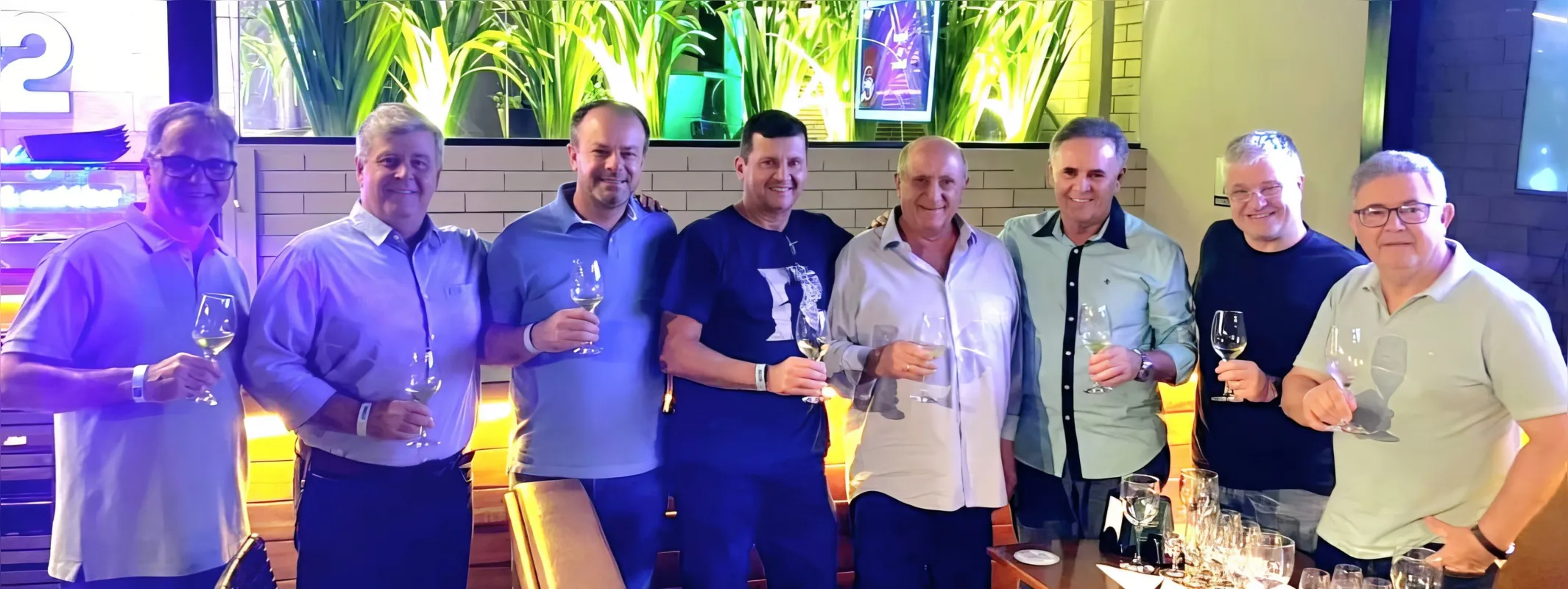 Os confrades Paulo Batistuti, Dagoberto Pomin, Luiz Baxhix, Ludovico Pieri Neto, Fernando Farah, Felix Ribeiro, Thomas Altman e Joel Miliorini.