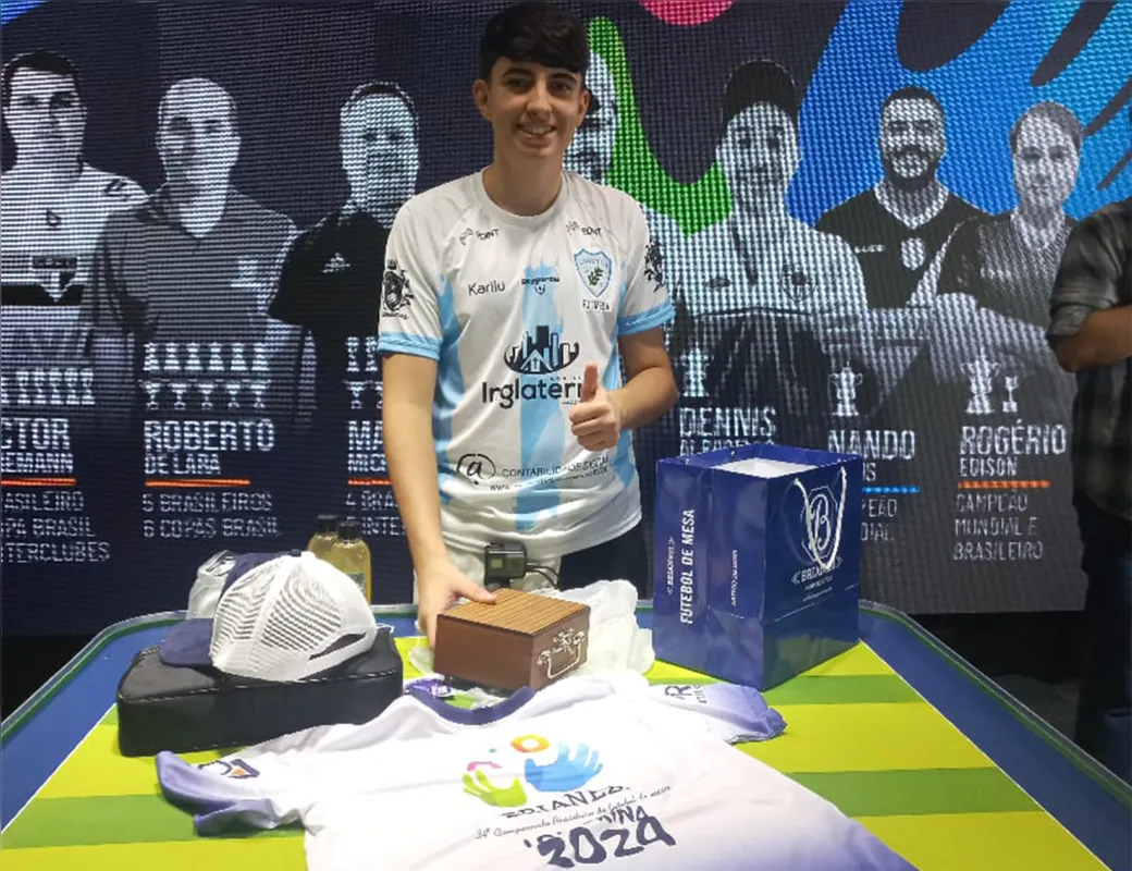 Imagem ilustrativa da imagem Londrinense é bicampeão brasileiro de futebol de mesa