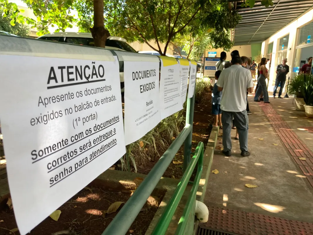 Londrinenses acordaram cedo no domingo (5) para regularizar a situação eleitoral