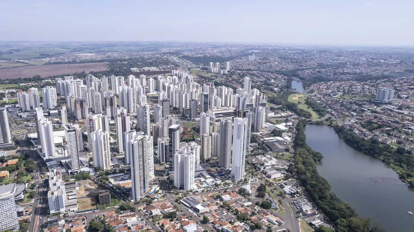 A marca dos 400 mil eleitores de Londrina quase se equivale aos 409 mil habitantes de Maringá