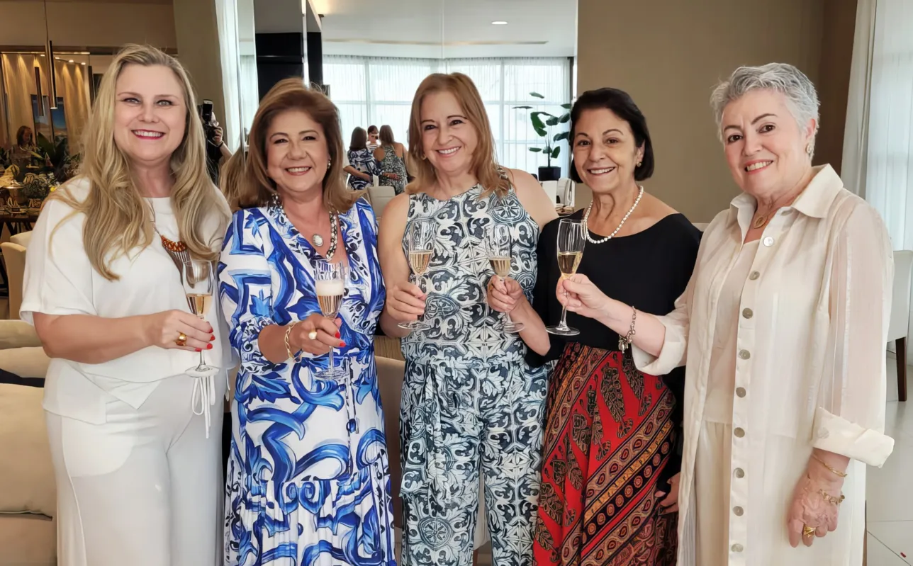 Marcia Mileski Martins, Vânia Queiroz ( aniversariante), Felicia Watanabe, Irma Sueli Oricolli e Maria do Carmo.