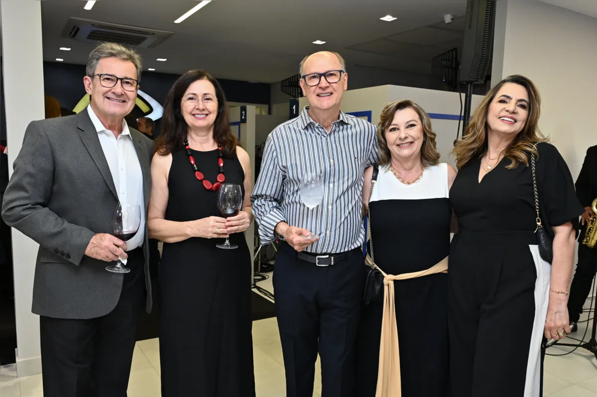 Diretoria e lideranças na inauguração