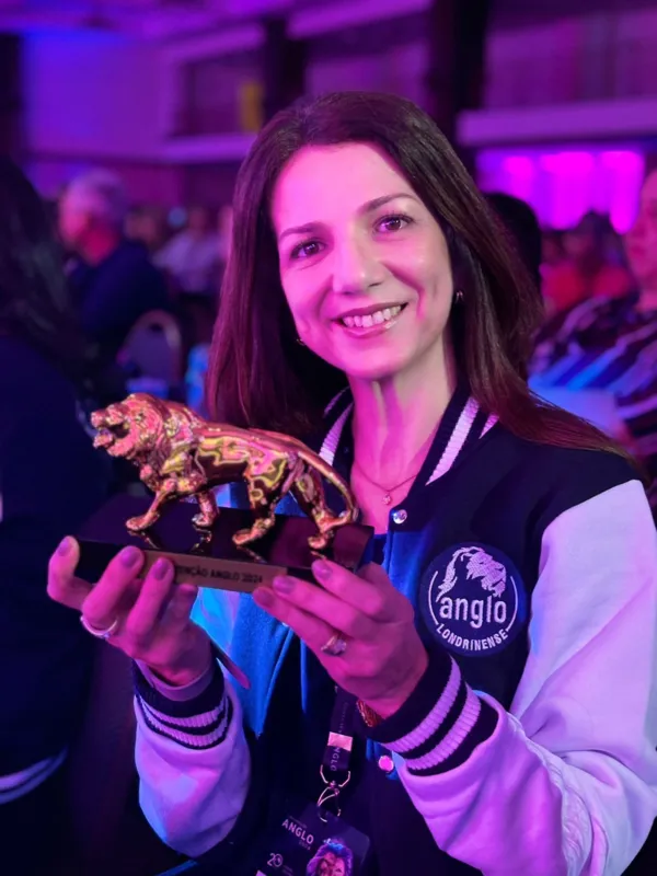 A coordenadora Márcia Regina de Aquino Ilário
