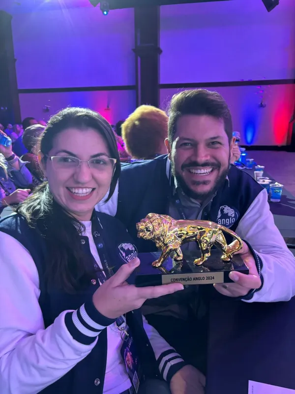 Os coordenadores Simone Aparecida Prins e Murillo Bernardi Rodrigues