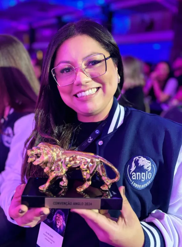 A coordenadora Aline Mary de Souza