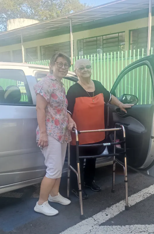 Cristina e Ignez Liberatti receitam:  "Caminhada, alimentação, vacina e amor de família"