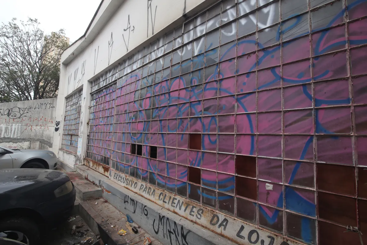 Imagem ilustrativa da imagem Quase 50% dos imóveis abandonados em Londrina estão na área central